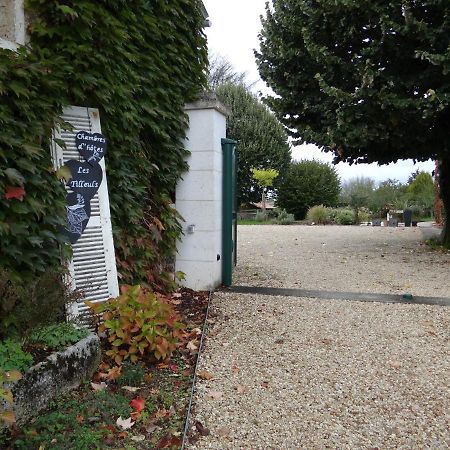 Les Tilleuls - Chambres d'hôtes - La Rochefoucauld Exterior foto
